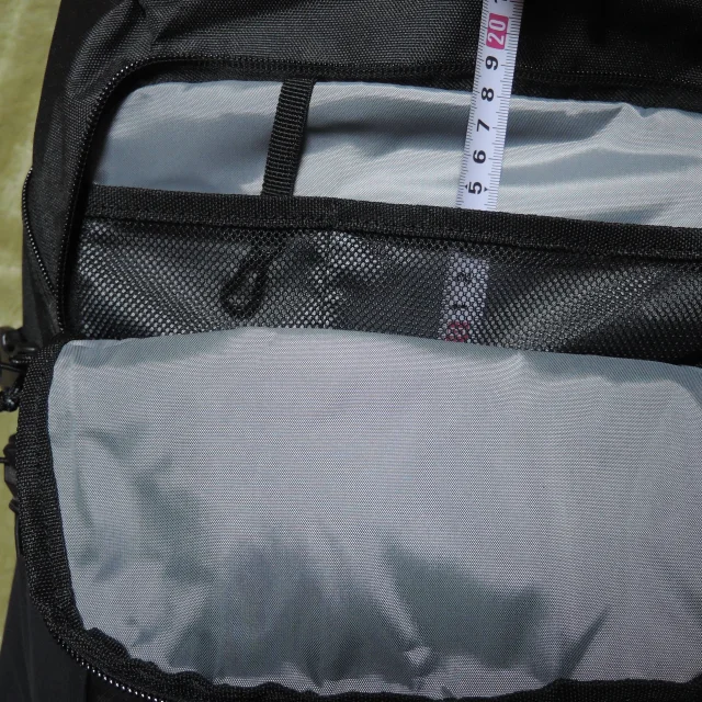 QUECHUA Arpenaz 500 30L 前部コンパートメント採寸