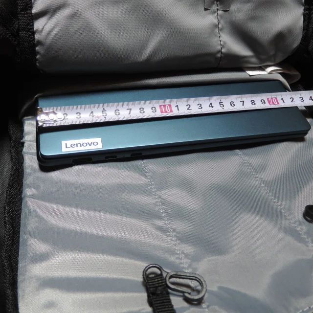 QUECHUA Arpenaz 500 30L ノートパソコン収納例